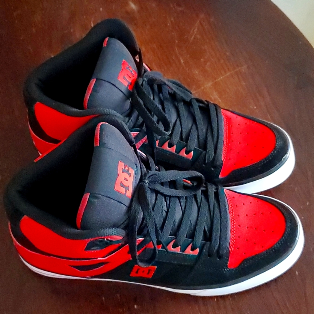 Mens DC Sneakers Size 12 US